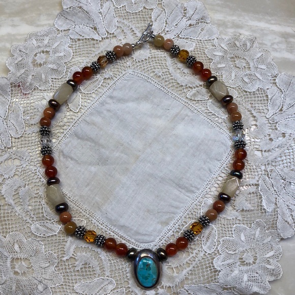 Meet your Posher, Dolores - Picture 2 of 4